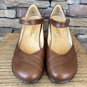 Aravon Mary Jane Shoes Brown Leather Strap Block Heel Women's Size 6 D WSM06BR